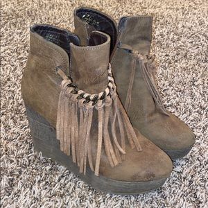 Sbicca zepp wedge brown 7.5 comfortable